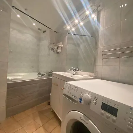 Proche De La Gare Apartment