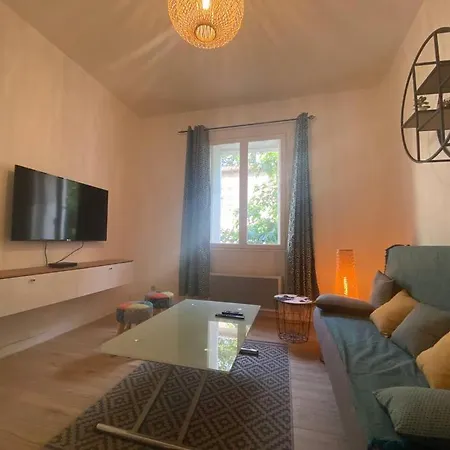 Proche De La Gare Apartment *